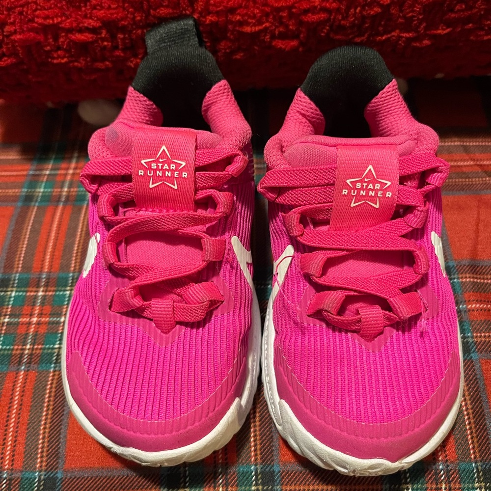 SOLD❌ Star Runner (toddler girls)